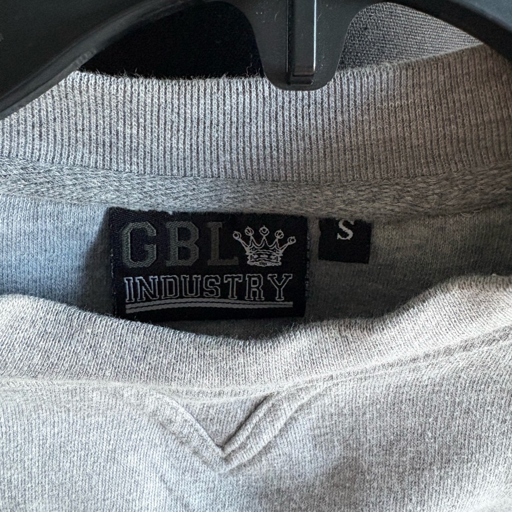 Gianni Bini Gray Sweatshirt - Picture 2 of 2